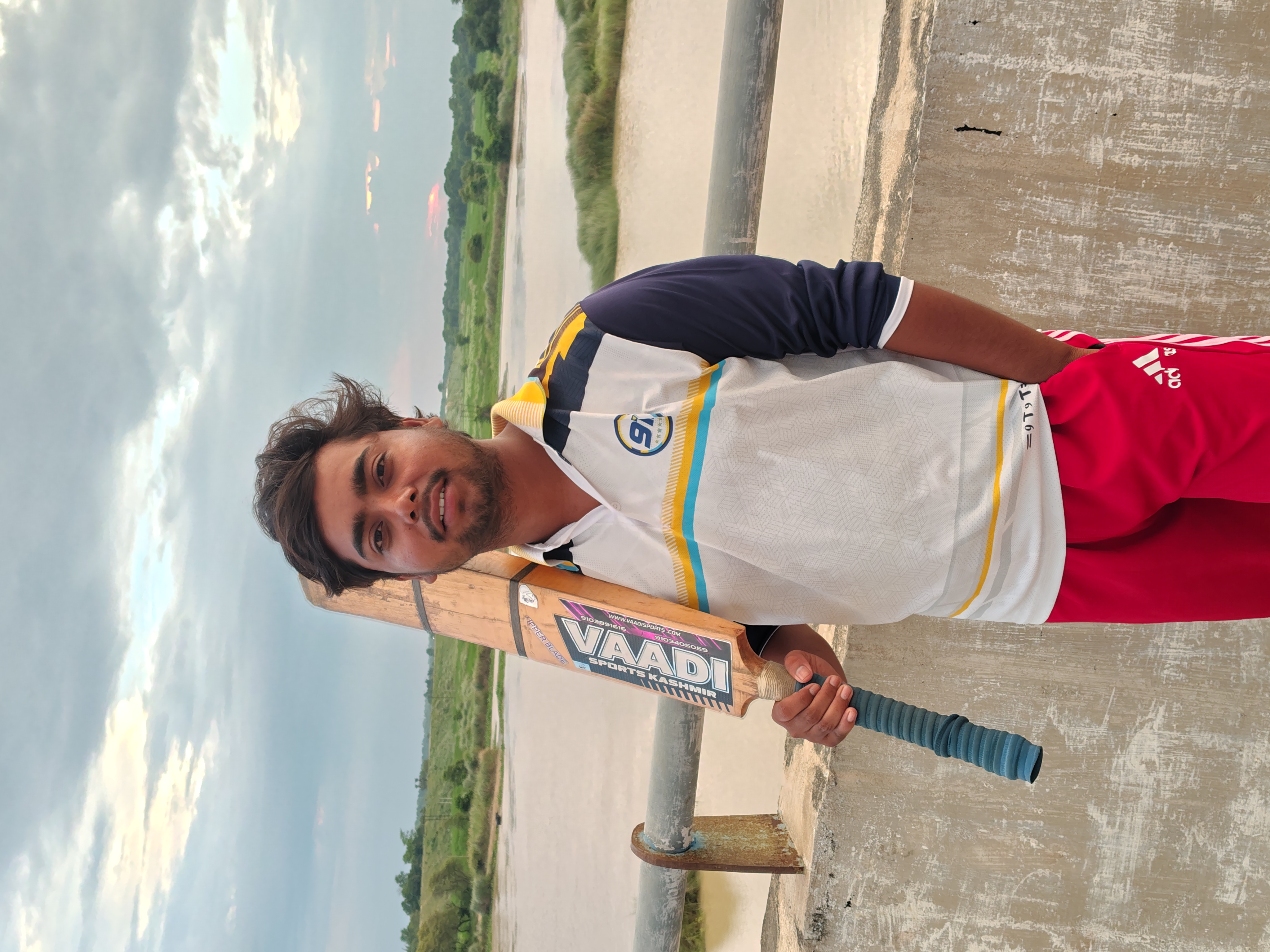 Vikram Maxi
